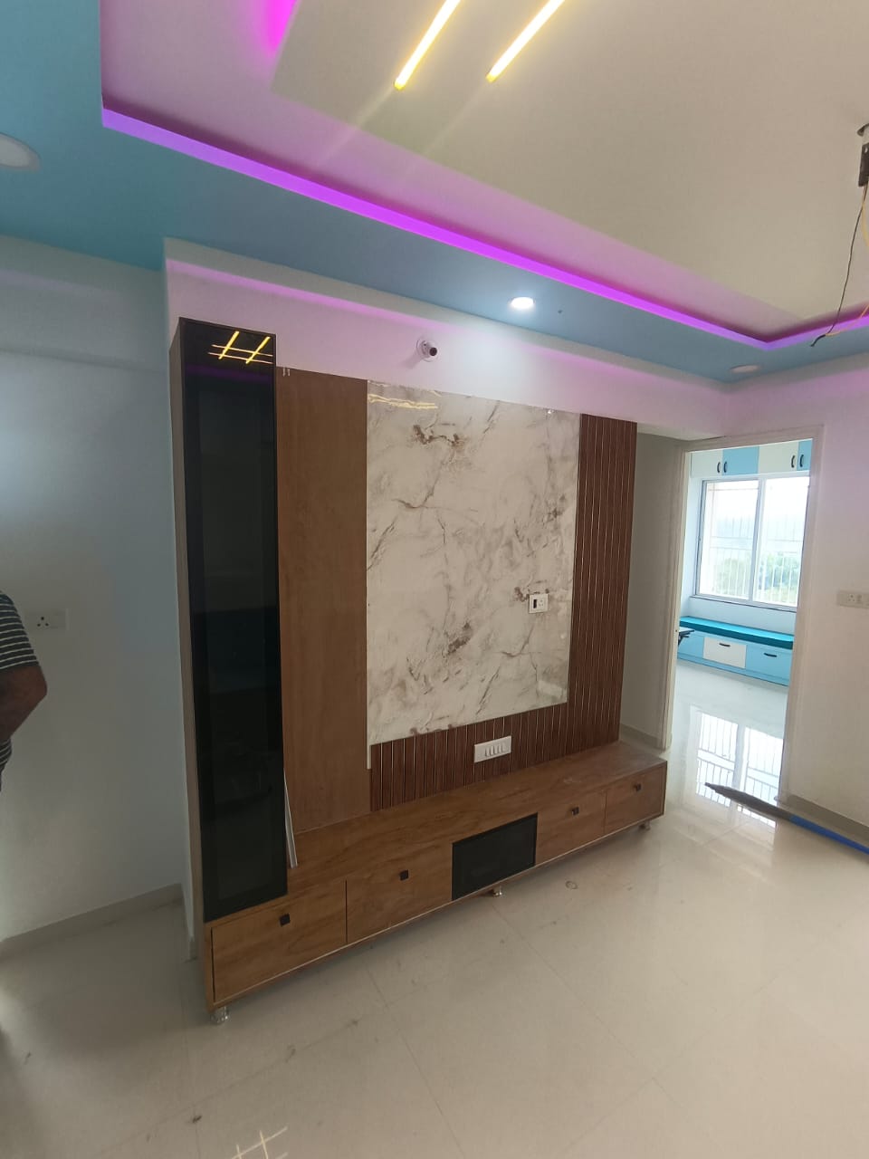 समकालीन लिनियर लाइट बेडरूम पुणे | ECIRA Modern Space