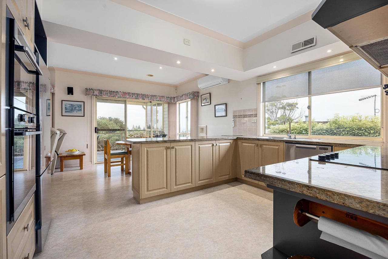 Large Luxury Kitchen