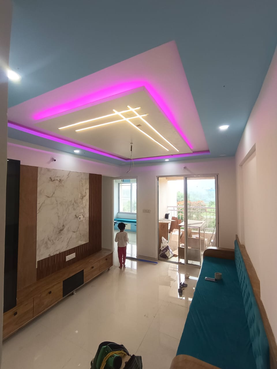 एलीगेंट लिविंग रूम एम्बिएंस लाइटिंग पुणे | ECIRA Lighting
